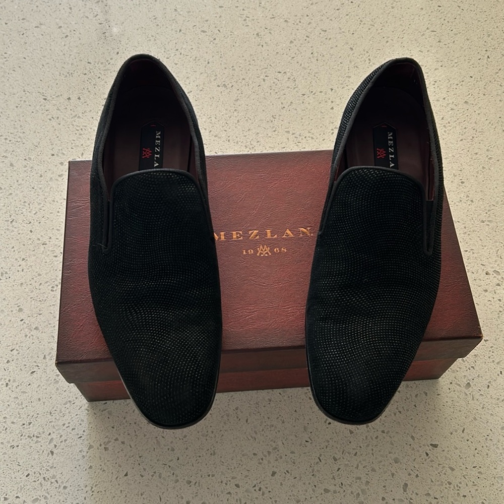 Mezlan, Size 11, Venetian Slip on
Unique Patterned Suede with Glass Bead Finish